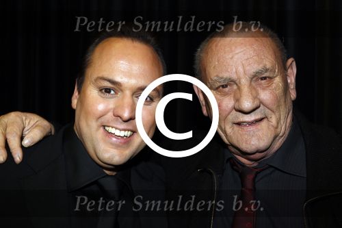 Amsterdam 2 november 2010
Rene Froger viert zijn 50e verjaardag met collega artiesten en vrienden in Carre.
oa Karin Bloemen Danny de Munk Ruth Jacoth Wesley Jeroen v d Boom Grant en Forsyth Thomas Berge Frans Bauer Linda de Mol Peter paul Muller Glennis GraceCarel Kraaijenhof en zoon Danny treden op. Caroline Tensen en Ron Brandsteder presenteren de avond. Frans Bauer met zijn vader
Peter Smulders bv