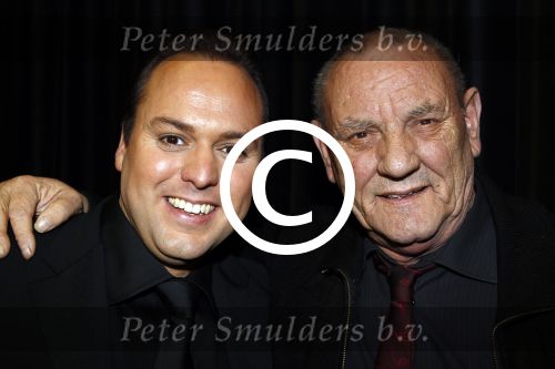 Amsterdam 2 november 2010
Rene Froger viert zijn 50e verjaardag met collega artiesten en vrienden in Carre.
oa Karin Bloemen Danny de Munk Ruth Jacoth Wesley Jeroen v d Boom Grant en Forsyth Thomas Berge Frans Bauer Linda de Mol Peter paul Muller Glennis GraceCarel Kraaijenhof en zoon Danny treden op. Caroline Tensen en Ron Brandsteder presenteren de avond. Frans Bauer met zijn vader
Peter Smulders bv