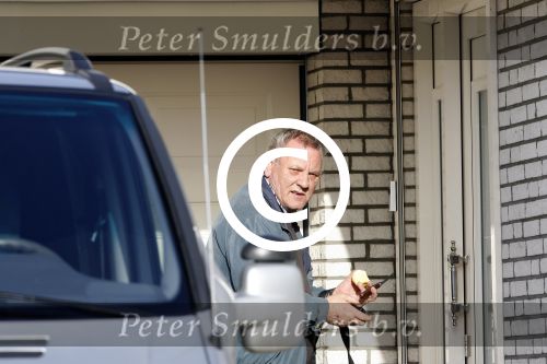 Fijnaart 10 maart 2007
Mariska Bauer met Christiaan en Frans jr en de vader van Frans bij het huis.
Peter Smulders bv