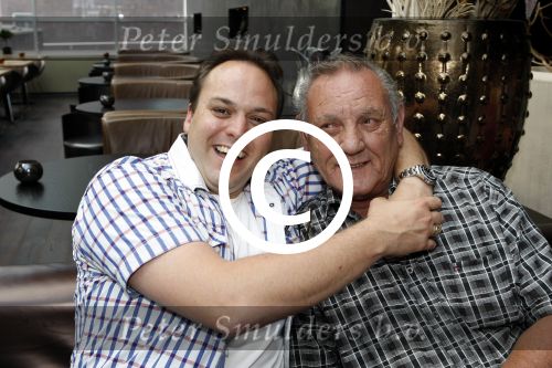Amsterdam 12 juni 2009
Papa van het jaar verkiezing met Frans Bauer en Koertjan de Bruin met zijn vriendin Charlotte en dochter. Frans met zijn vader
Peter Smulders bv