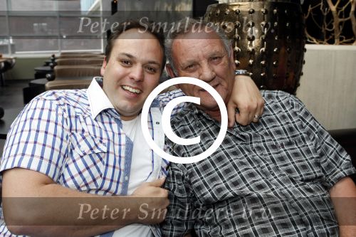 Amsterdam 12 juni 2009
Papa van het jaar verkiezing met Frans Bauer en Koertjan de Bruin met zijn vriendin Charlotte en dochter. Frans met zijn vader
Peter Smulders bv
