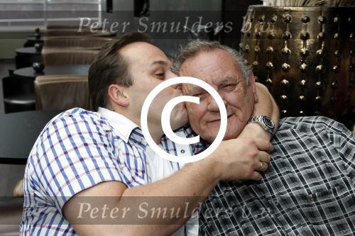 Amsterdam 12 juni 2009
Papa van het jaar verkiezing met Frans Bauer en Koertjan de Bruin met zijn vriendin Charlotte en dochter. Frans met zijn vader
Peter Smulders bv