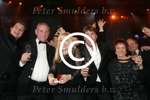 Amsterdam 21 oktober 2004
Uitreiking van de televizierring in HMH.
Mariska Bauer met ouders van Frans Bauer en Reinout Oerlemans