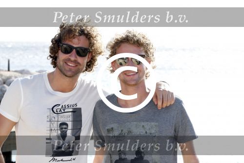 Curacao 2 januari 2015
Ewout Genemans met zijn broer Bauke bij beach club Karakter op Coral Estate.