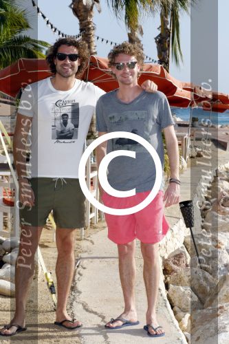 Curacao 2 januari 2015
Ewout Genemans met zijn broer Bauke bij beach club Karakter op Coral Estate.