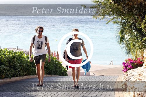 Curacao 2 januari 2015
Ewout Genemans met zijn broer Bauke bij beach club Karakter op Coral Estate.