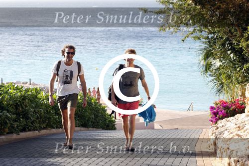 Curacao 2 januari 2015
Ewout Genemans met zijn broer Bauke bij beach club Karakter op Coral Estate.
