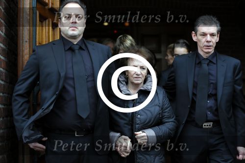 Fijnaart 10 januari 2015                                                                                                     Begrafenis van de vader van Frans en Dorus Bauer; Chris in de kerk in Fijnaart.De moeder van Frans en Mariska en de kinderen zijn natuurlijk aanwezig.