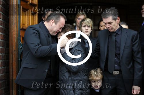 Fijnaart 10 januari 2015                                                                                                     Begrafenis van de vader van Frans en Dorus Bauer; Chris in de kerk in Fijnaart.De moeder van Frans en Mariska en de kinderen zijn natuurlijk aanwezig.