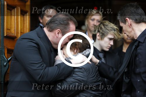 Fijnaart 10 januari 2015                                                                                                     Begrafenis van de vader van Frans en Dorus Bauer; Chris in de kerk in Fijnaart.De moeder van Frans en Mariska en de kinderen zijn natuurlijk aanwezig.