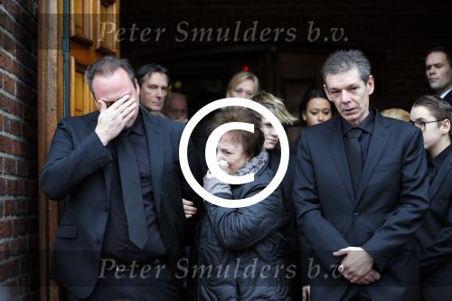 Fijnaart 10 januari 2015                                                                                                     Begrafenis van de vader van Frans en Dorus Bauer; Chris in de kerk in Fijnaart.De moeder van Frans en Mariska en de kinderen zijn natuurlijk aanwezig.