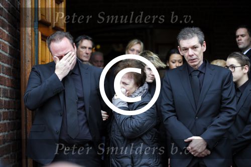Fijnaart 10 januari 2015                                                                                                     Begrafenis van de vader van Frans en Dorus Bauer; Chris in de kerk in Fijnaart.De moeder van Frans en Mariska en de kinderen zijn natuurlijk aanwezig.