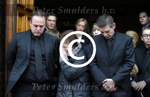 Fijnaart 10 januari 2015                                                                                                     Begrafenis van de vader van Frans en Dorus Bauer; Chris in de kerk in Fijnaart.De moeder van Frans en Mariska en de kinderen zijn natuurlijk aanwezig.