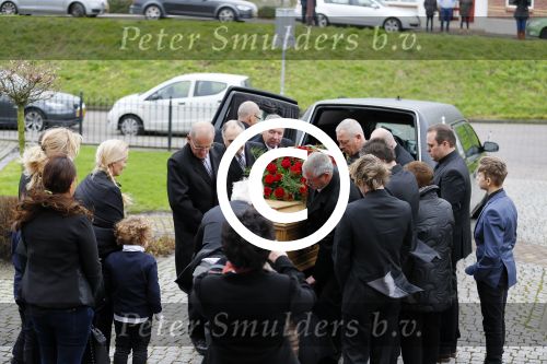 Fijnaart 10 januari 2015                                                                                                     Begrafenis van de vader van Frans en Dorus Bauer; Chris in de kerk in Fijnaart.De moeder van Frans en Mariska en de kinderen zijn natuurlijk aanwezig.