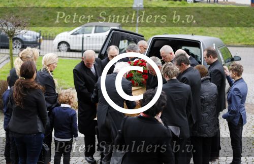 Fijnaart 10 januari 2015                                                                                                     Begrafenis van de vader van Frans en Dorus Bauer; Chris in de kerk in Fijnaart.De moeder van Frans en Mariska en de kinderen zijn natuurlijk aanwezig.