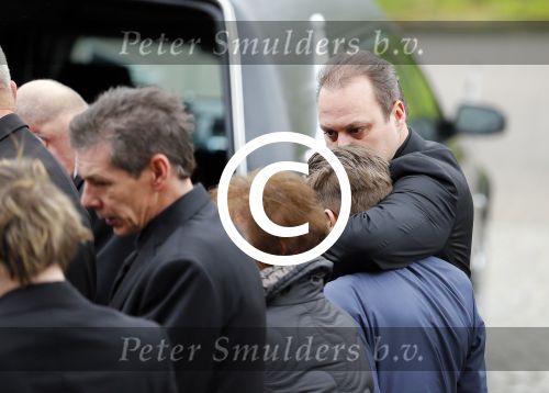 Fijnaart 10 januari 2015                                                                                                     Begrafenis van de vader van Frans en Dorus Bauer; Chris in de kerk in Fijnaart.De moeder van Frans en Mariska en de kinderen zijn natuurlijk aanwezig.