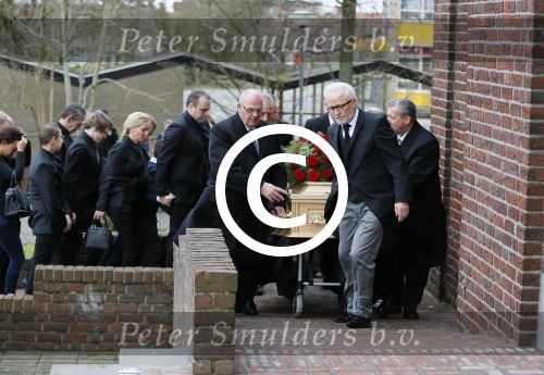 Fijnaart 10 januari 2015                                                                                                     Begrafenis van de vader van Frans en Dorus Bauer; Chris in de kerk in Fijnaart.De moeder van Frans en Mariska en de kinderen zijn natuurlijk aanwezig.