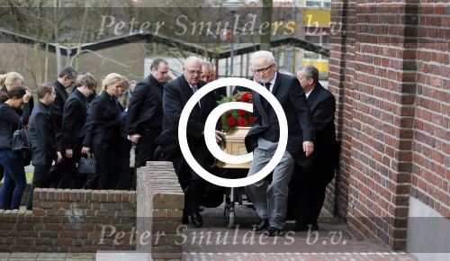 Fijnaart 10 januari 2015                                                                                                     Begrafenis van de vader van Frans en Dorus Bauer; Chris in de kerk in Fijnaart.De moeder van Frans en Mariska en de kinderen zijn natuurlijk aanwezig.