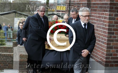 Fijnaart 10 januari 2015                                                                                                     Begrafenis van de vader van Frans en Dorus Bauer; Chris in de kerk in Fijnaart.De moeder van Frans en Mariska en de kinderen zijn natuurlijk aanwezig.