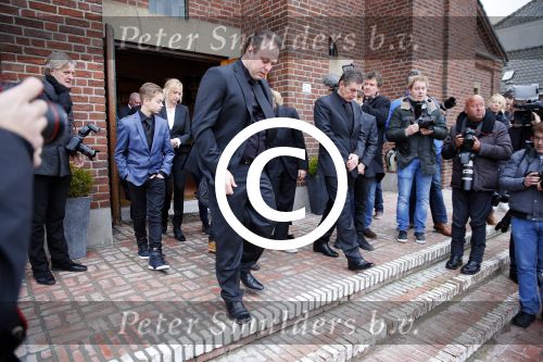Fijnaart 10 januari 2015                                                                                                     Begrafenis van de vader van Frans en Dorus Bauer; Chris in de kerk in Fijnaart.De moeder van Frans en Mariska en de kinderen zijn natuurlijk aanwezig.
