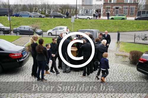 Fijnaart 10 januari 2015                                                                                                     Begrafenis van de vader van Frans en Dorus Bauer; Chris in de kerk in Fijnaart.De moeder van Frans en Mariska en de kinderen zijn natuurlijk aanwezig.