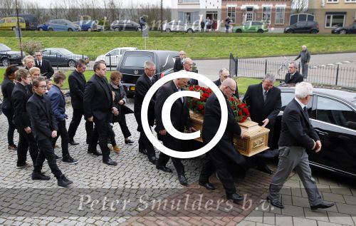 Fijnaart 10 januari 2015                                                                                                     Begrafenis van de vader van Frans en Dorus Bauer; Chris in de kerk in Fijnaart.De moeder van Frans en Mariska en de kinderen zijn natuurlijk aanwezig.