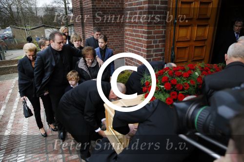 Fijnaart 10 januari 2015                                                                                                     Begrafenis van de vader van Frans en Dorus Bauer; Chris in de kerk in Fijnaart.De moeder van Frans en Mariska en de kinderen zijn natuurlijk aanwezig.
