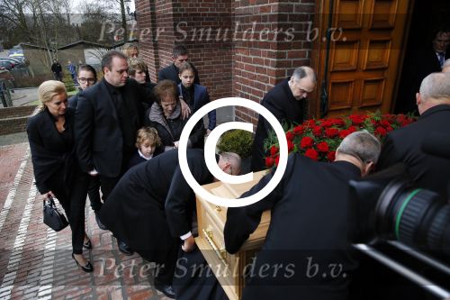 Fijnaart 10 januari 2015                                                                                                     Begrafenis van de vader van Frans en Dorus Bauer; Chris in de kerk in Fijnaart.De moeder van Frans en Mariska en de kinderen zijn natuurlijk aanwezig.