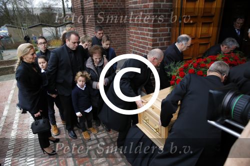 Fijnaart 10 januari 2015                                                                                                     Begrafenis van de vader van Frans en Dorus Bauer; Chris in de kerk in Fijnaart.De moeder van Frans en Mariska en de kinderen zijn natuurlijk aanwezig.