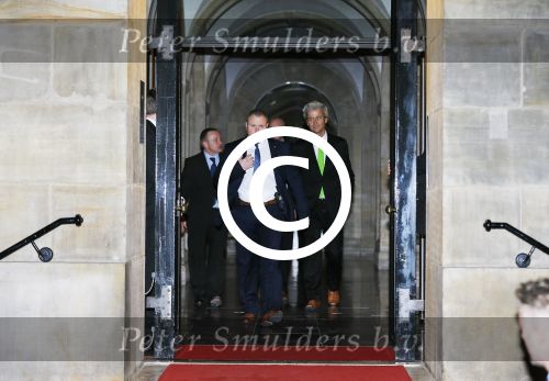 Amsterdam 13 januari 2015
Nieuwjaarsreceptie Koning Willem Alexander en Koningin Maxima in het paleis op de dam.
Geert Wilders vertrekt via de achterkant van het paleis . Zijn beveiliging rijdt in 4 auto\'s