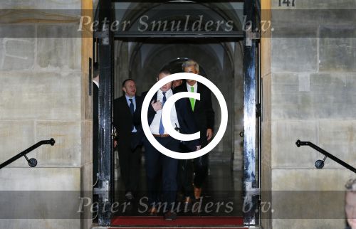 Amsterdam 13 januari 2015
Nieuwjaarsreceptie Koning Willem Alexander en Koningin Maxima in het paleis op de dam.
Geert Wilders vertrekt via de achterkant van het paleis . Zijn beveiliging rijdt in 4 auto\'s
