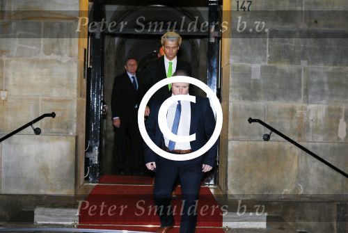 Amsterdam 13 januari 2015
Nieuwjaarsreceptie Koning Willem Alexander en Koningin Maxima in het paleis op de dam.
Geert Wilders vertrekt via de achterkant van het paleis . Zijn beveiliging rijdt in 4 auto\'s