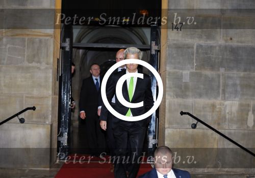 Amsterdam 13 januari 2015
Nieuwjaarsreceptie Koning Willem Alexander en Koningin Maxima in het paleis op de dam.
Geert Wilders vertrekt via de achterkant van het paleis . Zijn beveiliging rijdt in 4 auto\'s