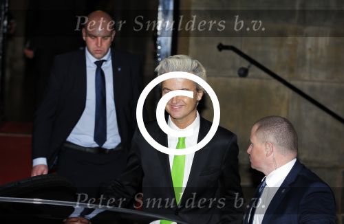Amsterdam 13 januari 2015
Nieuwjaarsreceptie Koning Willem Alexander en Koningin Maxima in het paleis op de dam.
Geert Wilders vertrekt via de achterkant van het paleis . Zijn beveiliging rijdt in 4 auto\'s