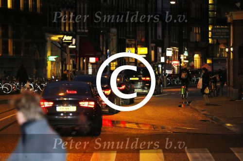Amsterdam 13 januari 2015
Nieuwjaarsreceptie Koning Willem Alexander en Koningin Maxima in het paleis op de dam.
Geert Wilders vertrekt via de achterkant van het paleis . Zijn beveiliging rijdt in 4 auto\'s