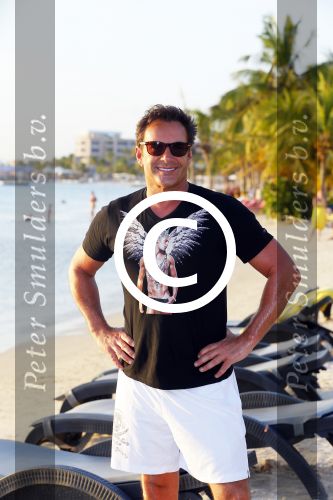 Curacao 31 december 2014
Gerad Joling met zijn moeder op Curacao waar hij oud en nieuw optreedt bij het Lions Dive hotel.
