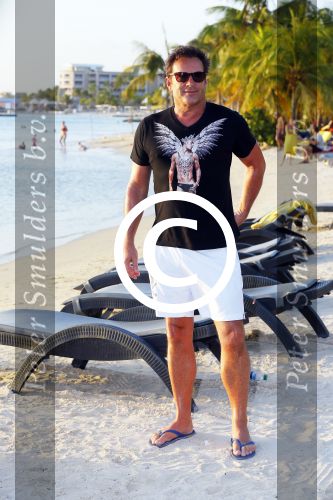 Curacao 31 december 2014
Gerad Joling met zijn moeder op Curacao waar hij oud en nieuw optreedt bij het Lions Dive hotel.