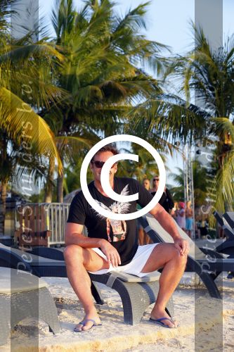 Curacao 31 december 2014
Gerad Joling met zijn moeder op Curacao waar hij oud en nieuw optreedt bij het Lions Dive hotel.