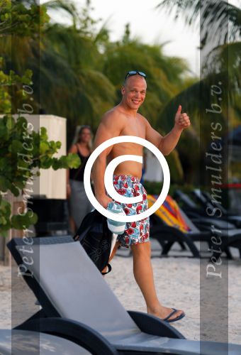Curacao 31 december 2014
Judoka Henk Grol op het strand van Lions Dive