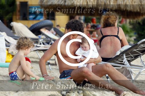 Curacao 29 december 2014
Jan Joost v gangelen met zijn vriendin en twee kinderen op blue bay op 
Curacao