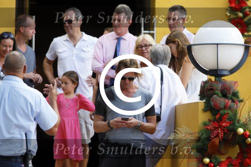 Curacao 31 december 2014
Willeke Alberti Jeroen Krabbe met vrouw Herma Krabbe zoon Jasper krabbe ( met dochters) Rogier van Boxtel en Derek Bolt bij het vuurwerk van Avila Beach hotel op Curacao vanwege oud en nieuw jaar