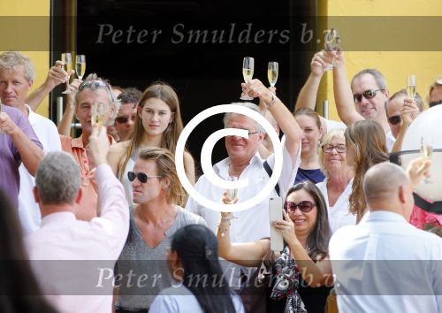 Curacao 31 december 2014
Willeke Alberti Jeroen Krabbe met vrouw Herma Krabbe zoon Jasper krabbe ( met dochters) Rogier van Boxtel en Derek Bolt bij het vuurwerk van Avila Beach hotel op Curacao vanwege oud en nieuw jaar