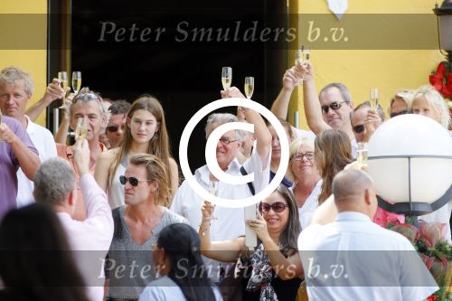 Curacao 31 december 2014
Willeke Alberti Jeroen Krabbe met vrouw Herma Krabbe zoon Jasper krabbe ( met dochters) Rogier van Boxtel en Derek Bolt bij het vuurwerk van Avila Beach hotel op Curacao vanwege oud en nieuw jaar