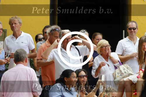 Curacao 31 december 2014
Willeke Alberti Jeroen Krabbe met vrouw Herma Krabbe zoon Jasper krabbe ( met dochters) Rogier van Boxtel en Derek Bolt bij het vuurwerk van Avila Beach hotel op Curacao vanwege oud en nieuw jaar
