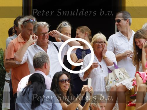 Curacao 31 december 2014
Willeke Alberti Jeroen Krabbe met vrouw Herma Krabbe zoon Jasper krabbe ( met dochters) Rogier van Boxtel en Derek Bolt bij het vuurwerk van Avila Beach hotel op Curacao vanwege oud en nieuw jaar