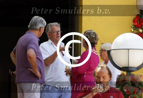 Curacao 31 december 2014
Willeke Alberti Jeroen Krabbe met vrouw Herma Krabbe zoon Jasper krabbe ( met dochters) Rogier van Boxtel en Derek Bolt bij het vuurwerk van Avila Beach hotel op Curacao vanwege oud en nieuw jaar