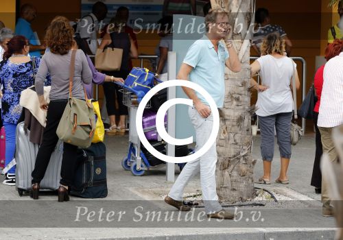 Curacao 1 januari 2015
Jeroen Pauw arriveert met zijn vriendin Nimet Groeneweg op  vliegveld Hato om hier samen met haar een vakantie te vieren.