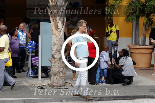 Curacao 1 januari 2015
Jeroen Pauw arriveert met zijn vriendin Nimet Groeneweg op  vliegveld Hato om hier samen met haar een vakantie te vieren.
