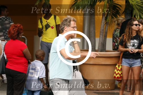 Curacao 1 januari 2015
Jeroen Pauw arriveert met zijn vriendin Nimet Groeneweg op  vliegveld Hato om hier samen met haar een vakantie te vieren.