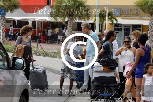 Curacao 1 januari 2015
Jeroen Pauw arriveert met zijn vriendin Nimet Groeneweg op  vliegveld Hato om hier samen met haar een vakantie te vieren.
